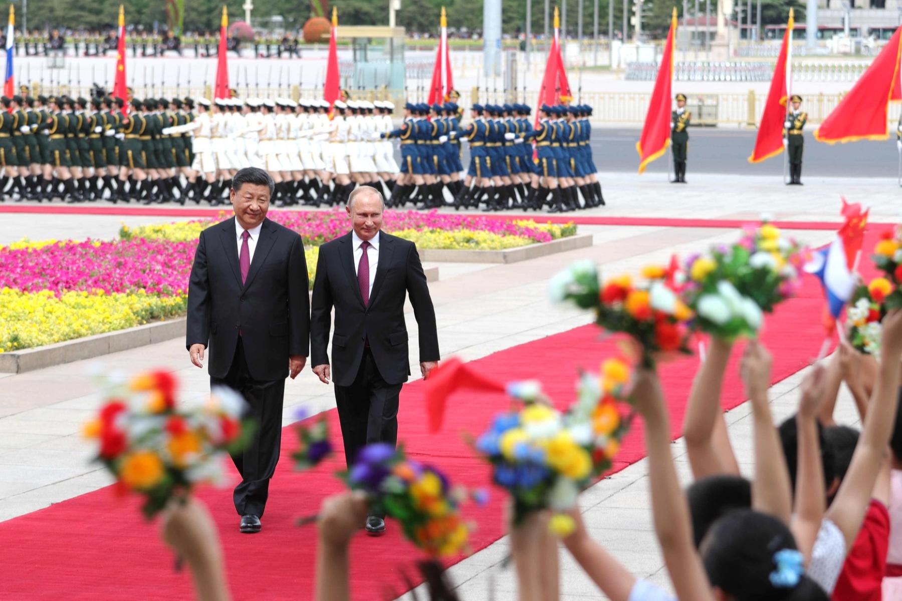 Den russiske præsident på officielt besøg i Kina i 2018. Foto: Wikimedia commons (https://commons.wikimedia.org/wiki/File:The_President_of_Russia_arrived_in_China_on_a_state_visit._01.jpg)