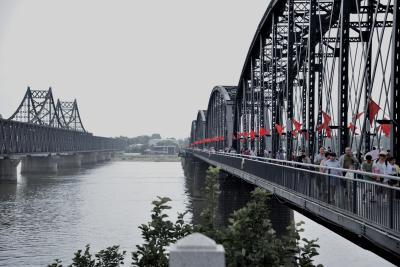 the-broken-bridge-in-dandong-china-photo-daniel-clarke-alamy-stock-photo