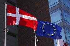 dansk flag og EU flag