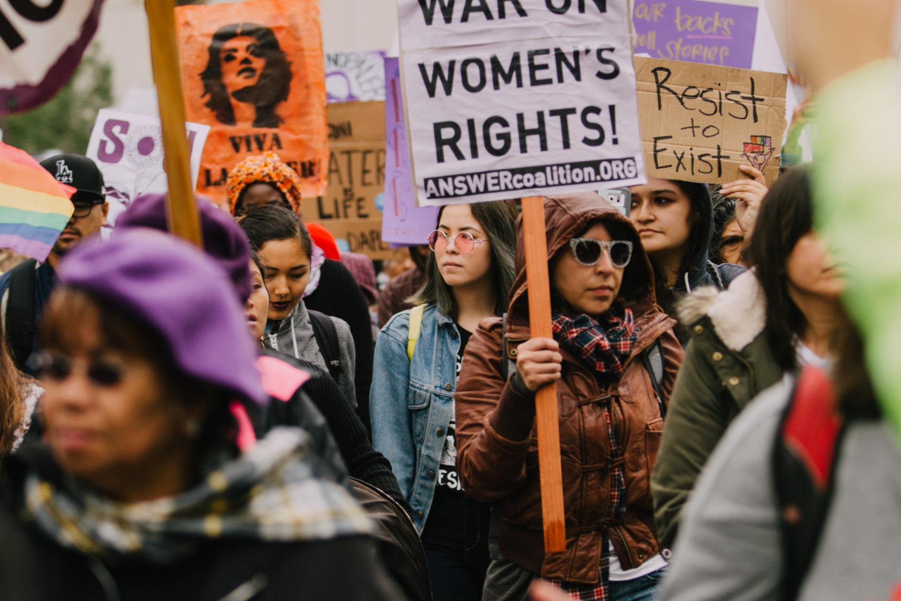 Women protesting. Photo: Molly Adams. Link: https://bit.ly/3oEgWww